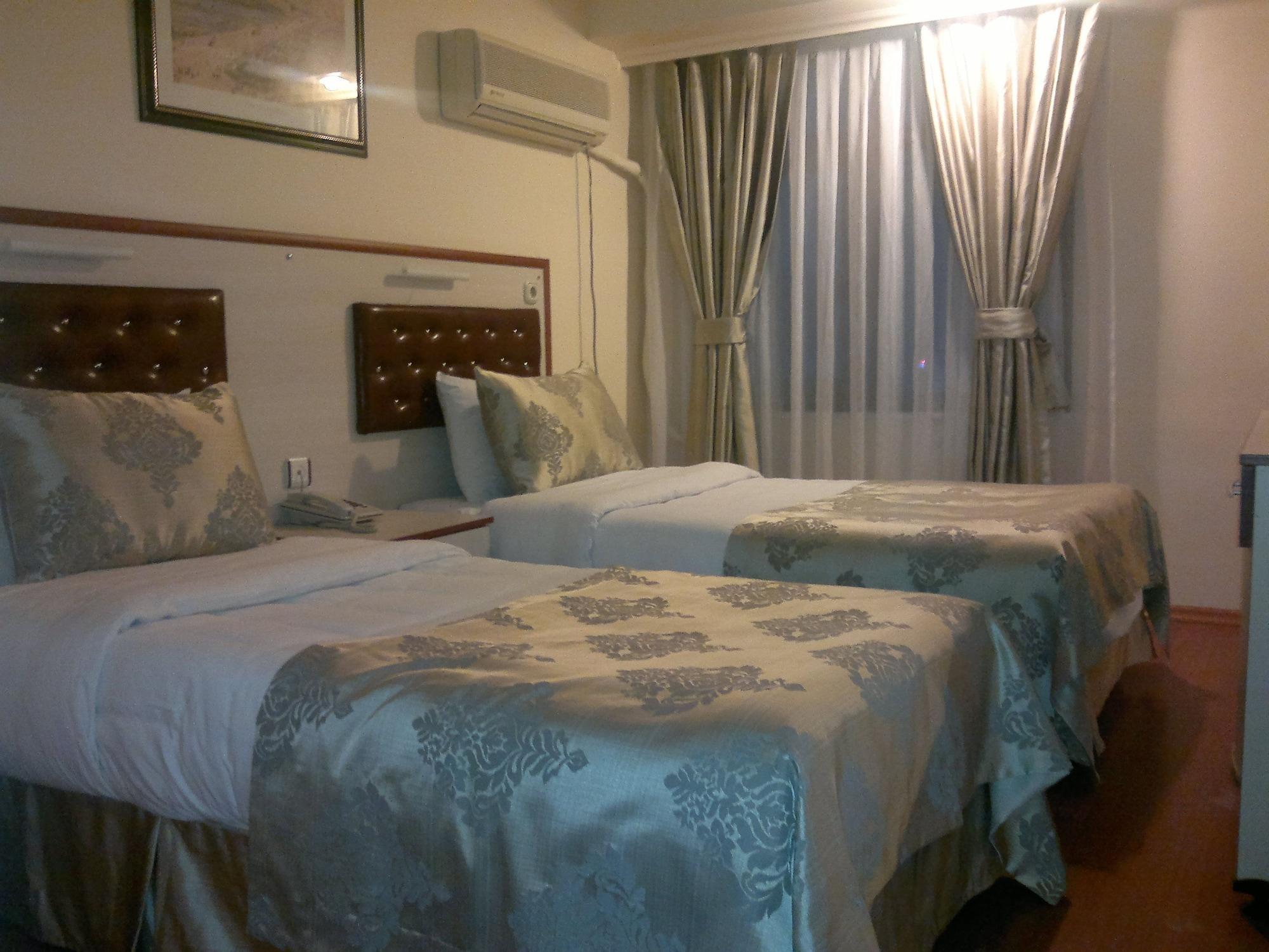 Tayhan Hotel Istanbul Exterior photo