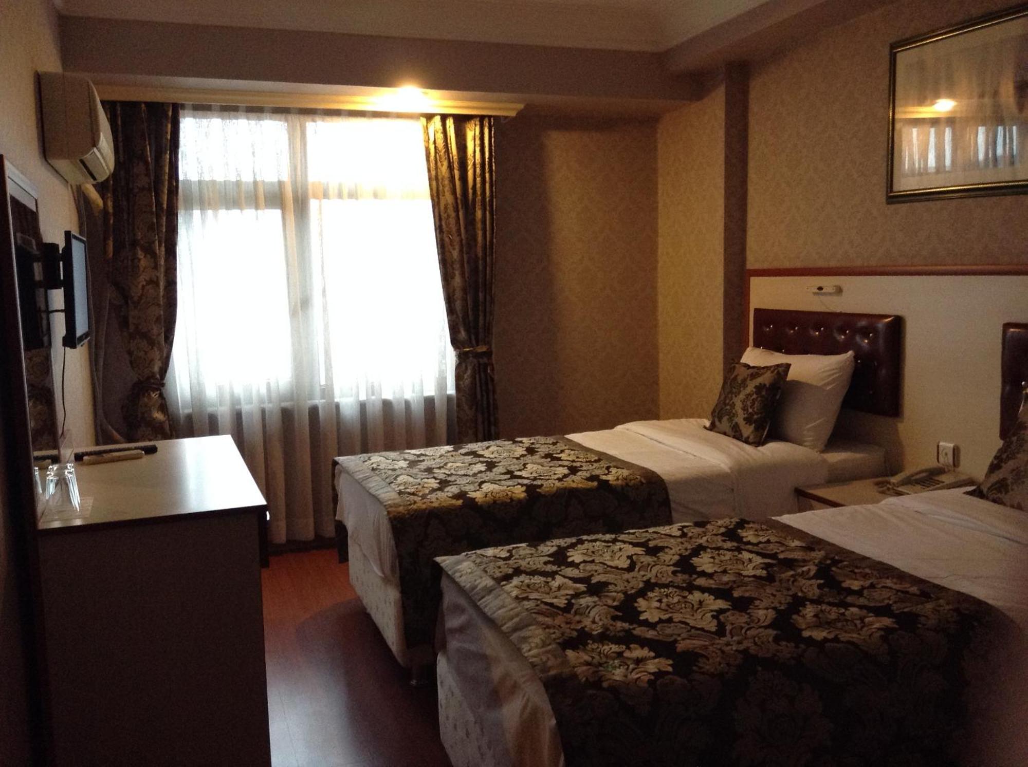 Tayhan Hotel Istanbul Exterior photo